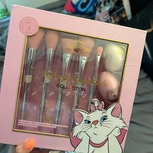 Disney Aristocats Pink and Silver Beauty Set